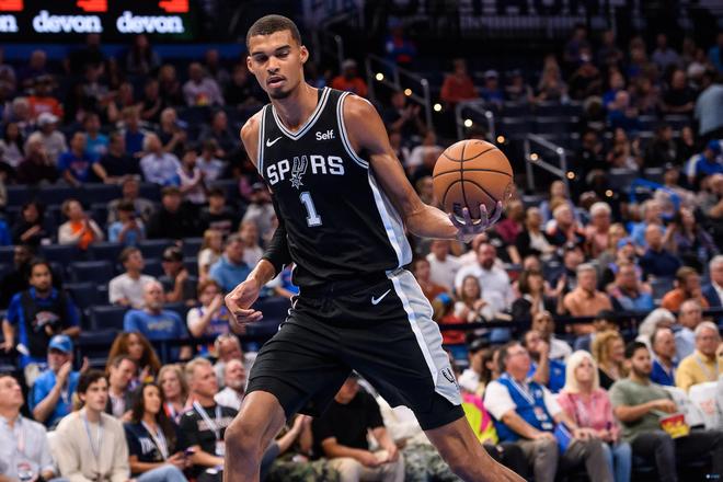 其中前锋的 其中前锋的