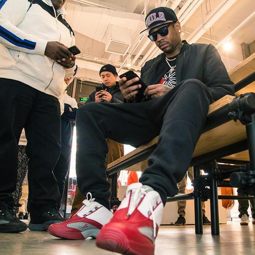 [德甲]戴尔右路横传 凯恩接球转身劲射破门